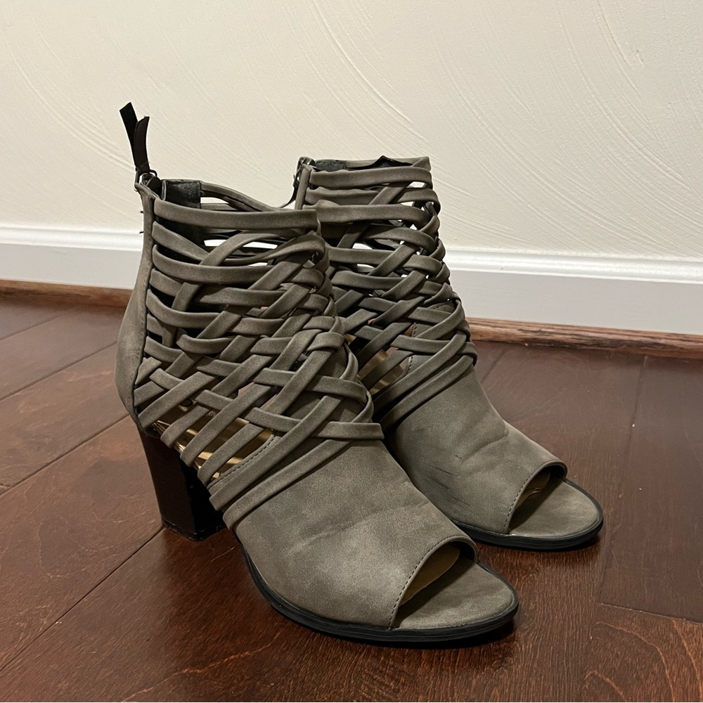 Peep toe heels, EUC Size 8.5